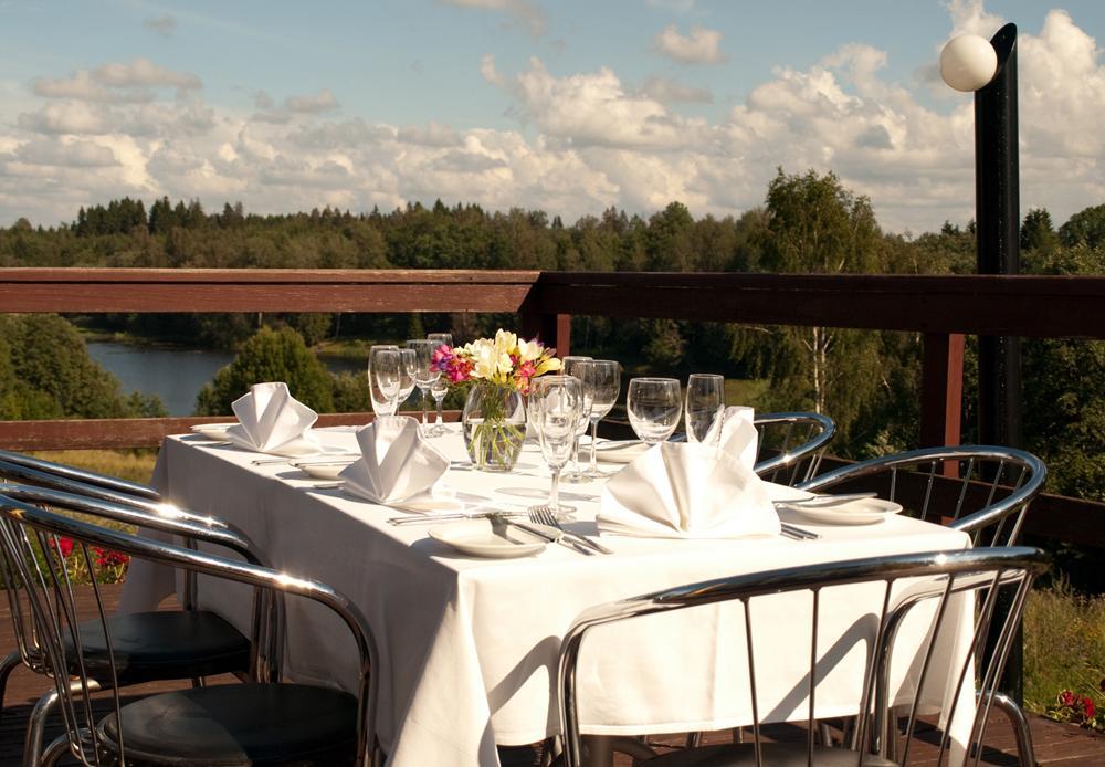 Hotel Sanvilla Sigulda Ngoại thất bức ảnh